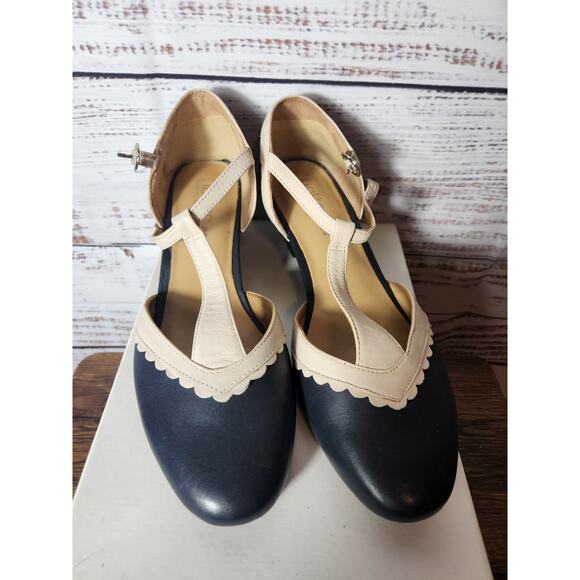 Hotter Kitten patternless Court Heels size 5.5 7 US - Picture 1 of 6